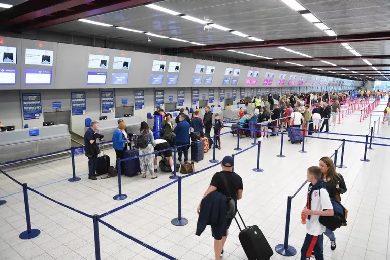 cara melamar kerja di bandara