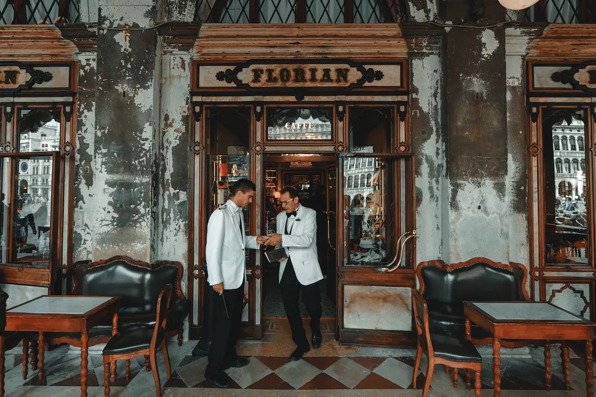 cara menjadi crew outlet
