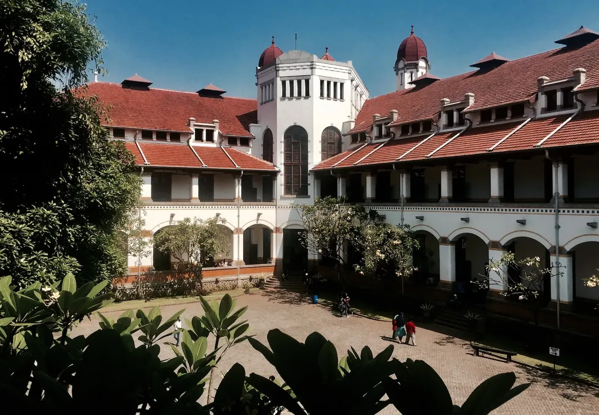 berapa umr semarang 2023