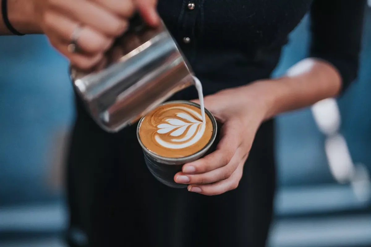 cara membuat latte art untuk pemula