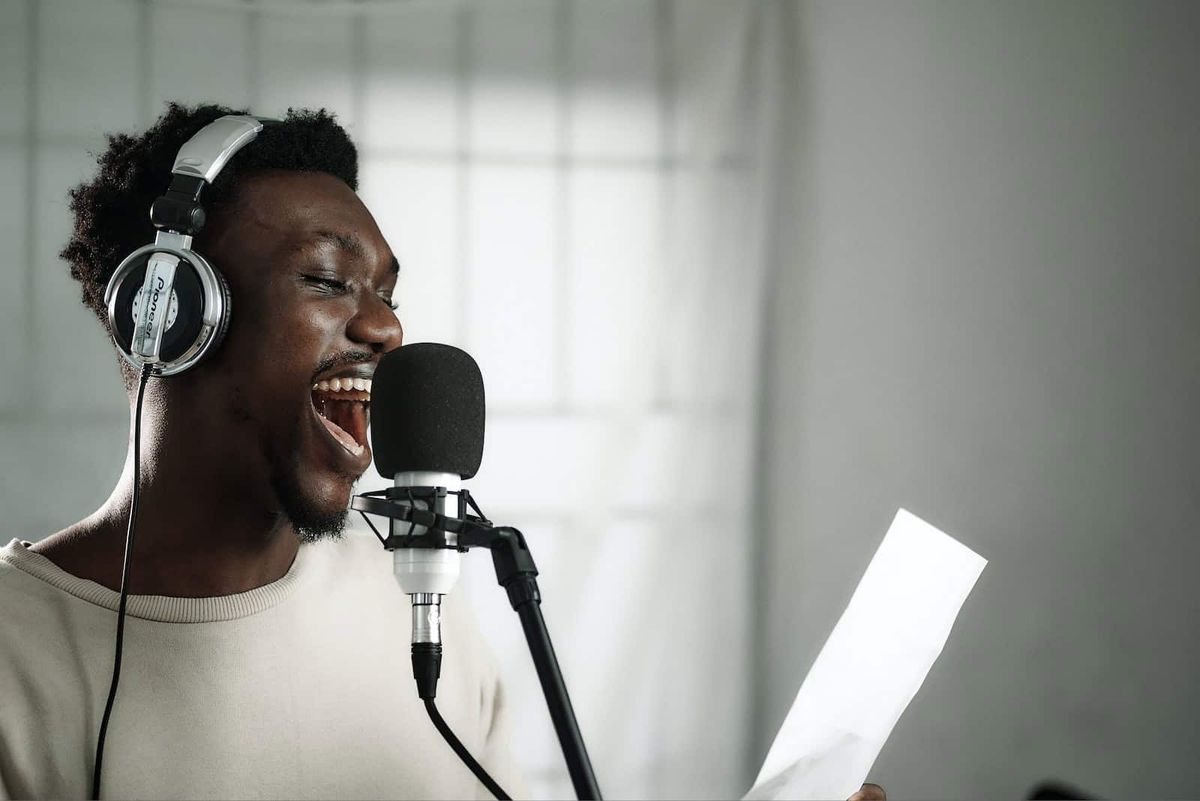 Gaji voice over