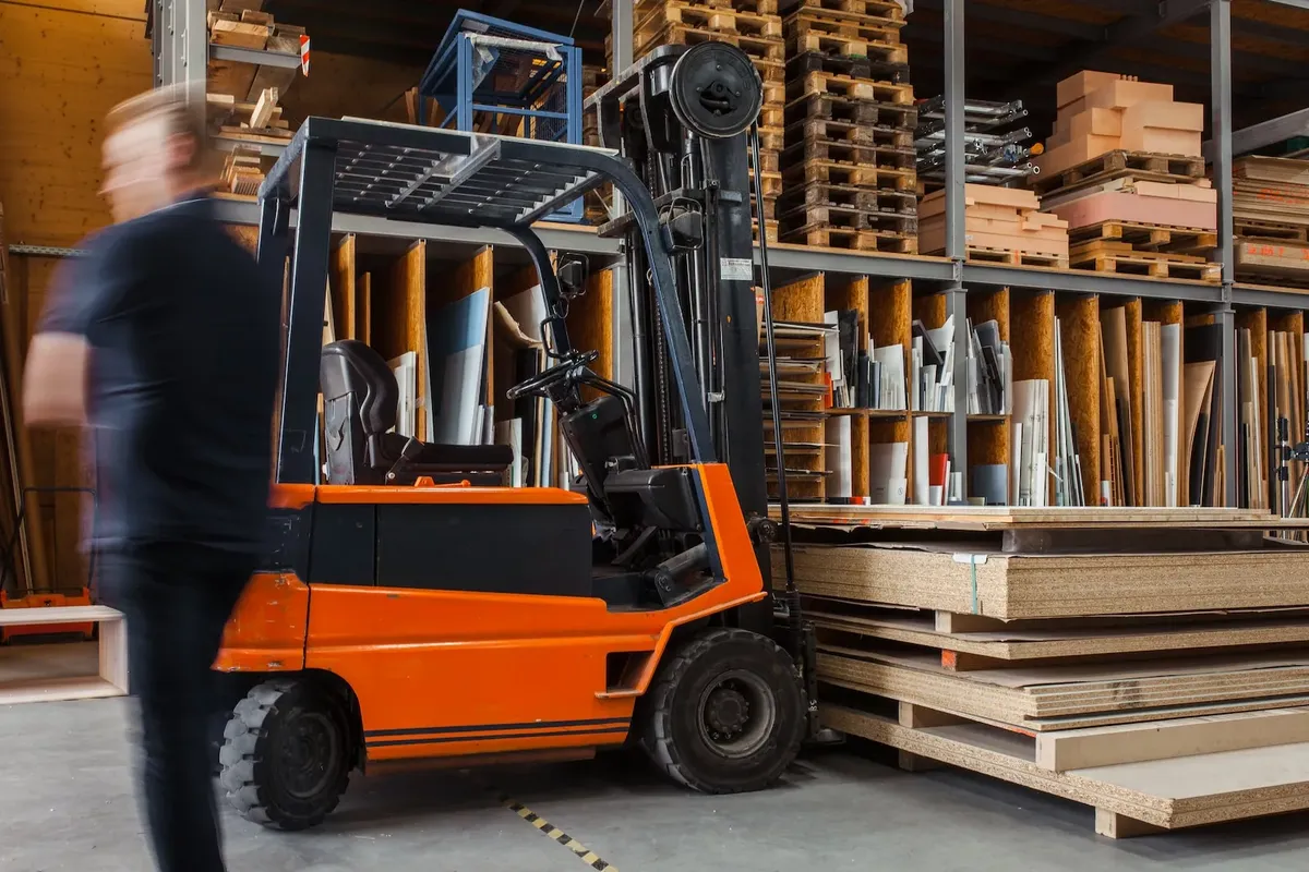 operator forklift
